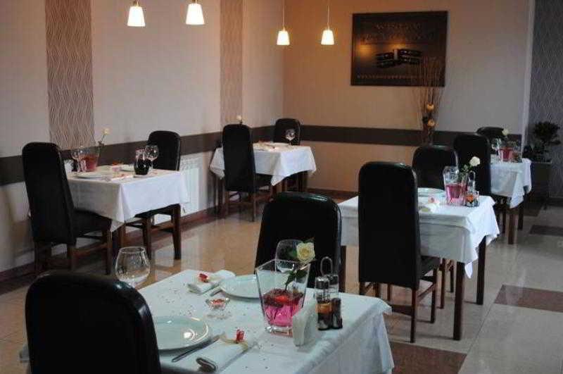 סקופיה Hotel Porta מסעדה תמונה