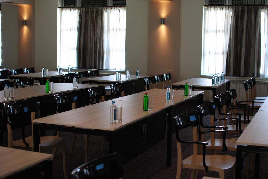 סקופיה Hotel Porta עסק תמונה